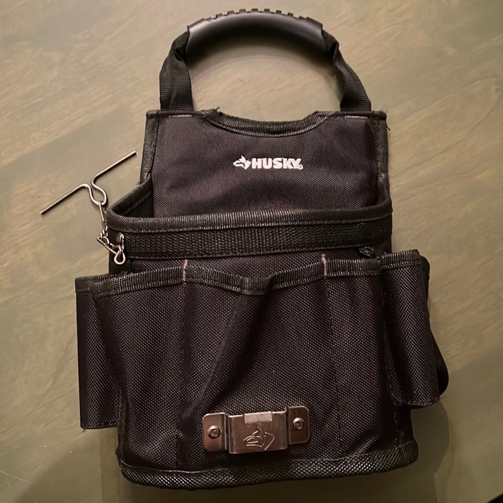 Gently used Husky tool belt/bag.